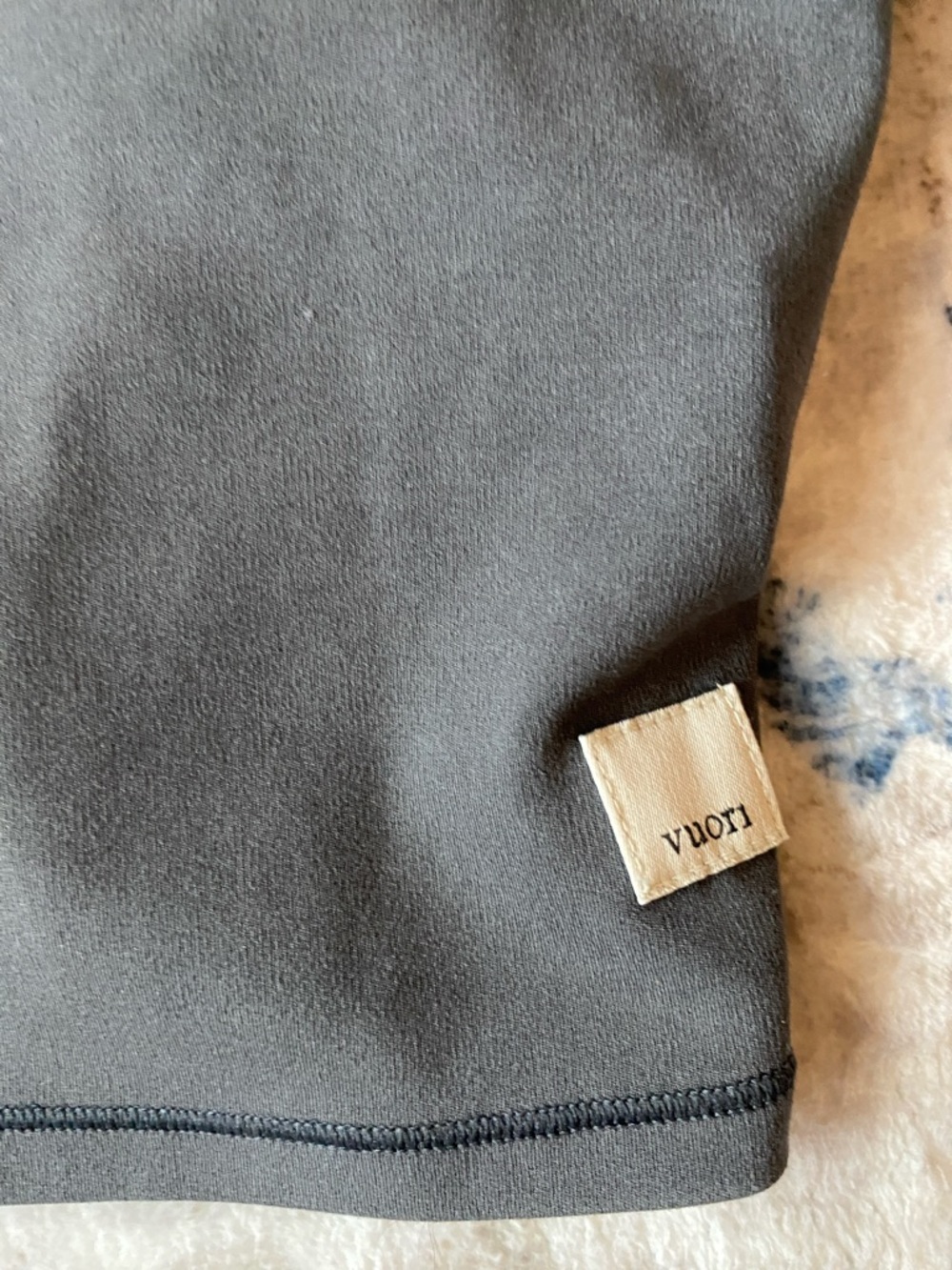 Like new! Vuori Scoop Neck Crop Tank Top in Charcoal - Picture 3 of 5
